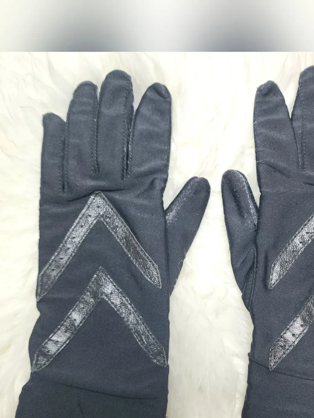 Isotoner By Aris Black Fully Lined Gloves Vintage One Size - Picture 1 of 7